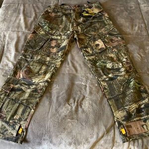 SOLD! Mossy oak camo pants